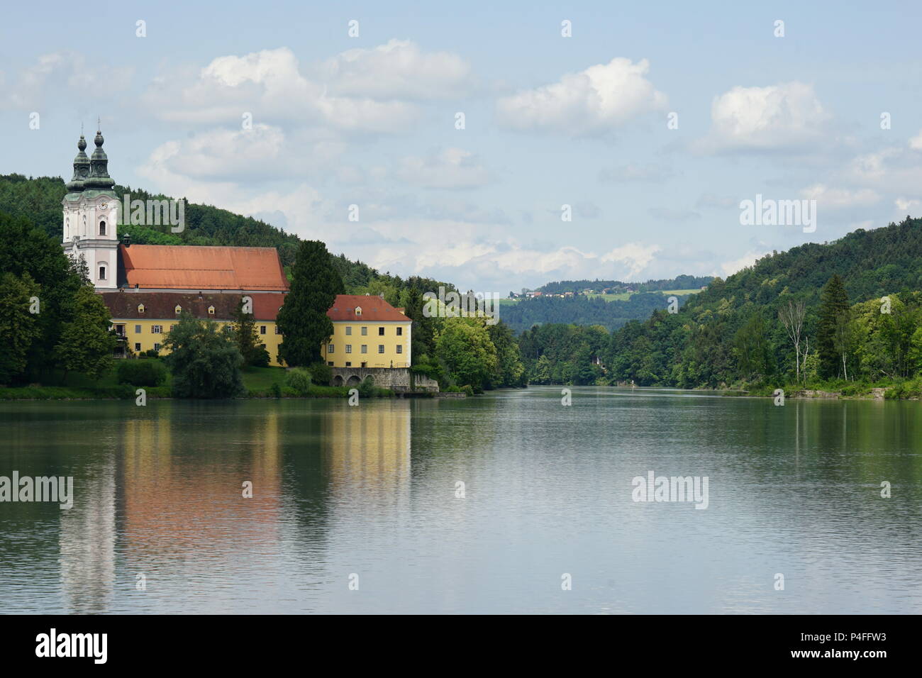 Einfahrt dans Vornbacher liens die enge, das Kloster Vornbach, Vornbach, excursion en bateau à partir de Paris à Passau sur la rivière Inn, l'Autriche et l'Allemagne Banque D'Images