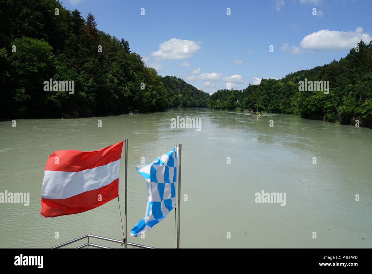 Pavillon de l'Autriche et la Bavière,Vue d'Vornbacher Enge, excursion en bateau à partir de Paris à Passau sur la rivière Inn, l'Autriche et l'Allemagne, de l'Europe Banque D'Images