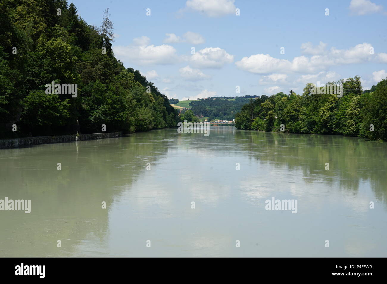 Vornbacher Enge, excursion en bateau à partir de Paris à Passau sur la rivière Inn, Autriche et Allemagne, Europe Banque D'Images