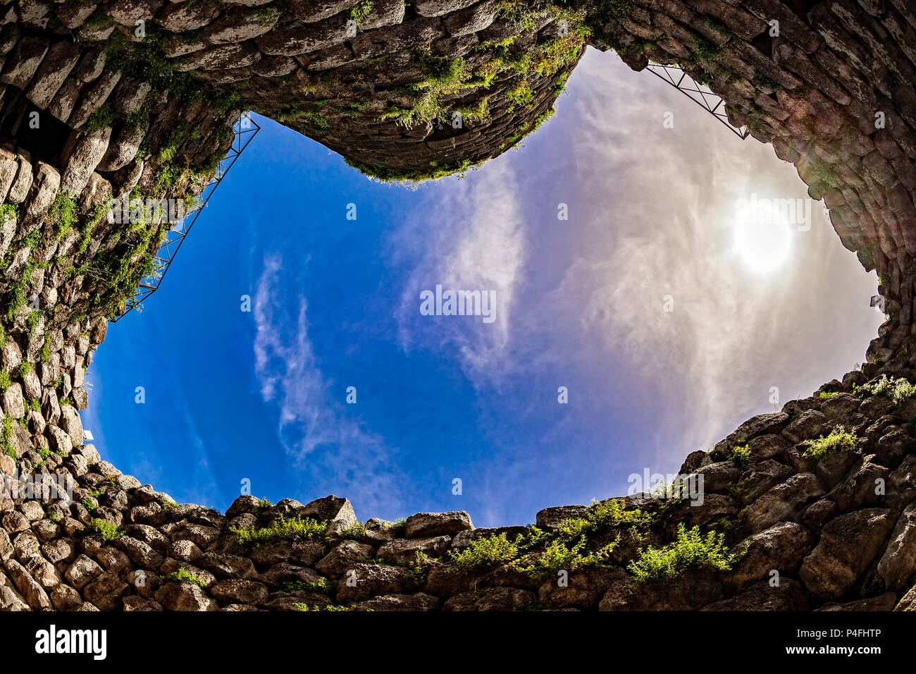 Italie Sardaigne Nuraghe Santu Antine Torralba -sa domo de su re XV siècle av.-L'un des plus importants de ceux qui sont en vigueur, courtneyard Banque D'Images