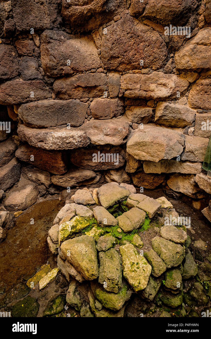 Italie Sardaigne Nuraghe Santu Antine Torralba -sa domo de su re XV siècle av.-L'une des plus importantes de celles existantes. Banque D'Images