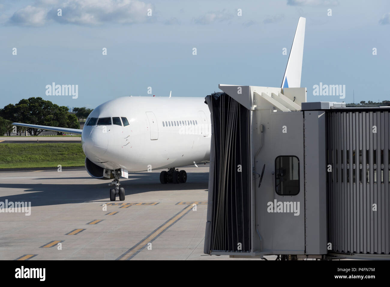 L'Aéroport International de Tampa, Floride, USA. En 2018. Approche d'avions de transport de passagers le stand Banque D'Images