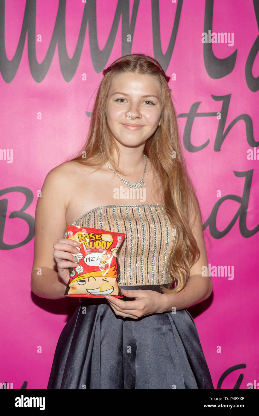 Rimea Kasprzak Assiste A Jillian Estell S Red Carpet D Anniversaire Avec Un But Au Profit De La Fondation Canadienne De La Maladie Cœliaque A Vision Plus Elevee De L Eglise Photo Stock Rimea Kasprzak Assiste A Jillian Estell S Red Carpet D Anniversaire Avec Un But Au Profit De La Fondation Canadienne De La Maladie Cœliaque A Vision Plus Elevee De L Eglise Photo Stock