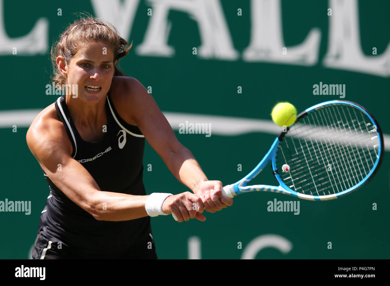 Julia Goerges d'Allemagne en action au cours de son quart de finale contre Petra Kvitova de la République tchèque . Nature Valley Classic 2018, International Women's tennis, jour 5 à l'Edgbaston Priory Club à Birmingham, en Angleterre, le vendredi 22 juin 2018. Photos par Andrew Verger/Alamy Live News Banque D'Images