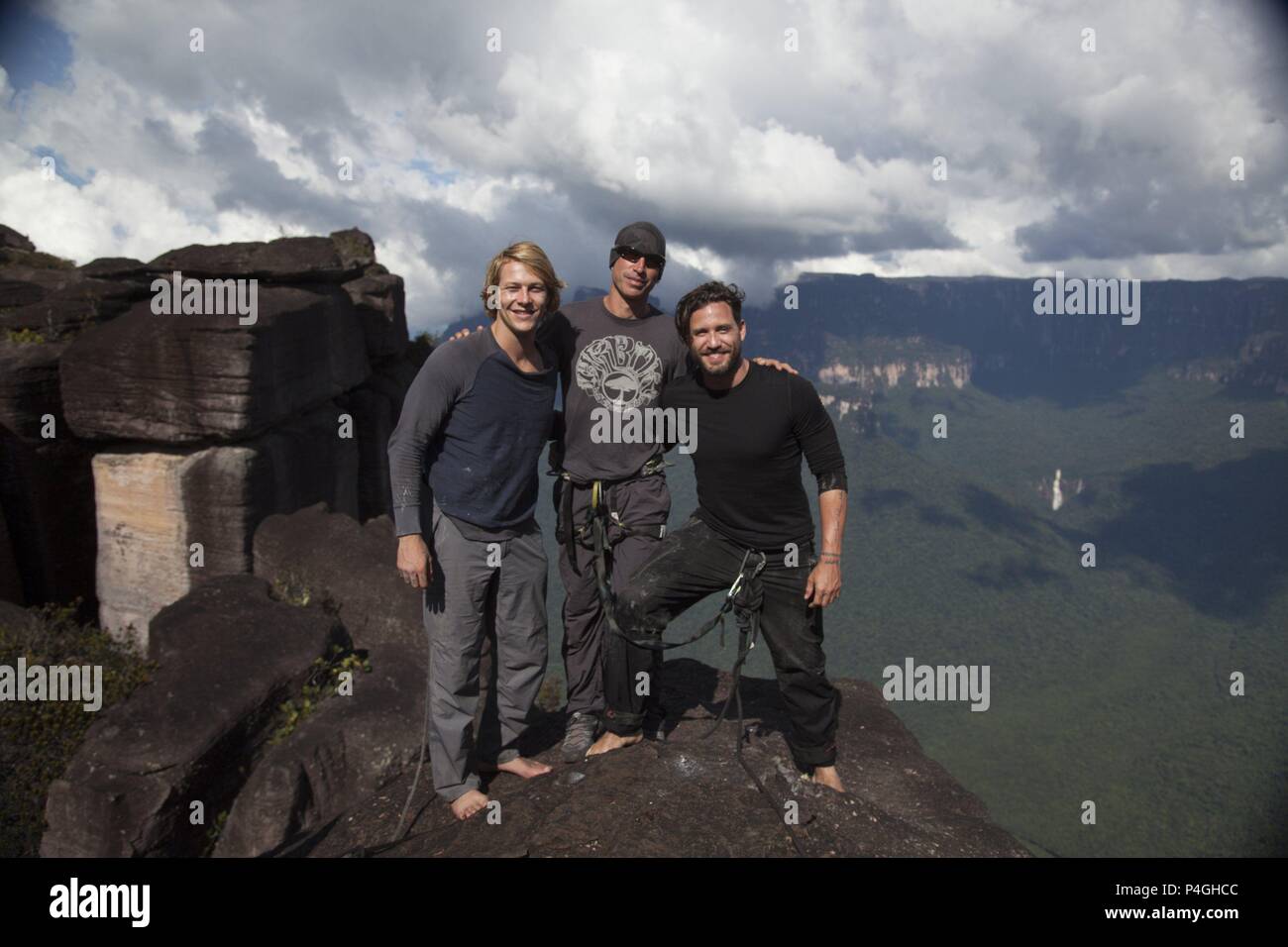 Titre original : POINT BREAK. Titre en anglais : POINT BREAK. Directeur de film : ERICSON CORE. Année : 2015. Stars : EDGAR RAMIREZ ; ERICSON CORE ; LUKE BRACEY. Credit : ALCON ENTERTAIMENT / Album Banque D'Images