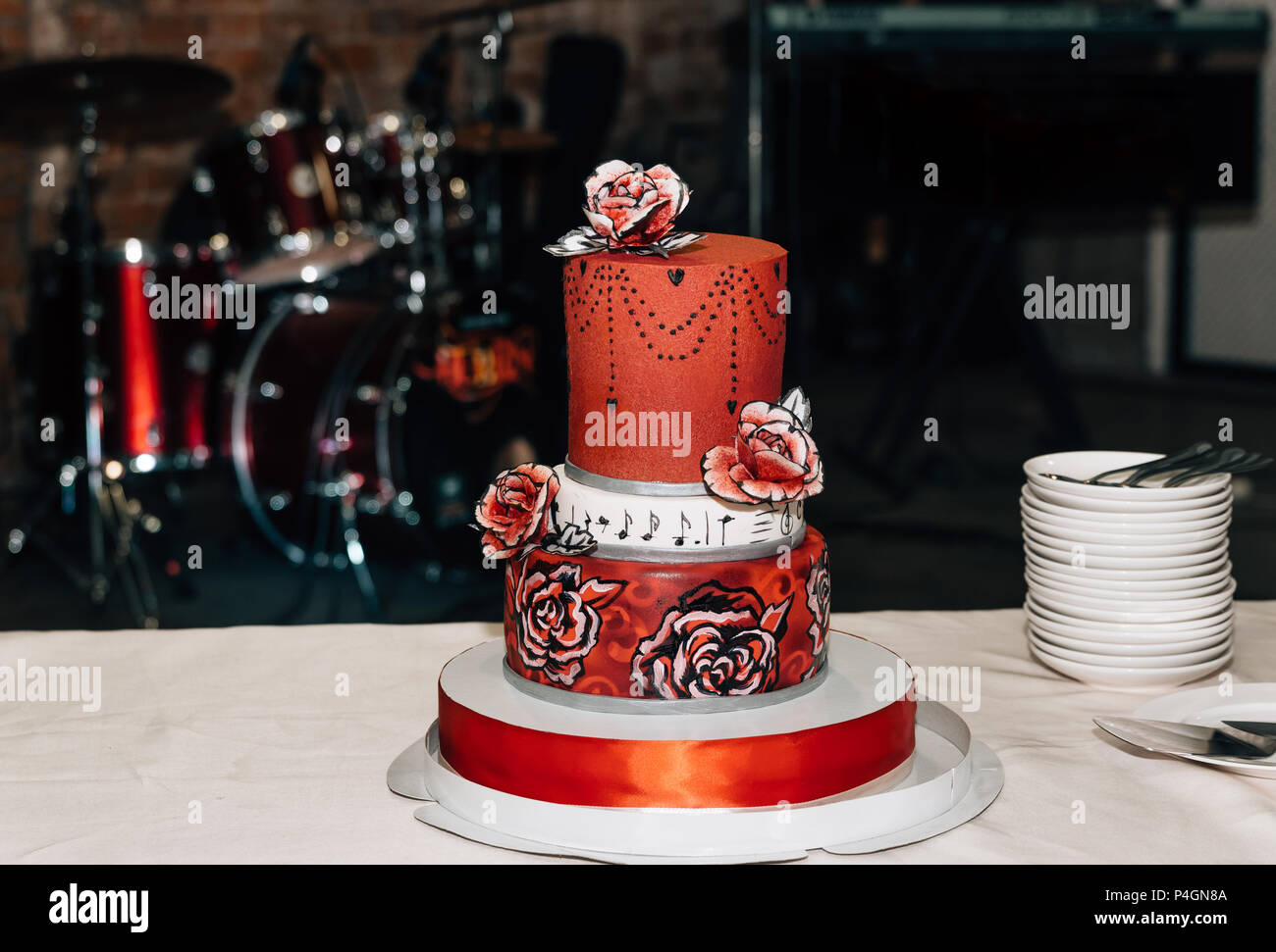 Two Style Wedding Cake Banque D Image Et Photos Alamy Two Style Wedding Cake Banque D Image Et Photos Alamy