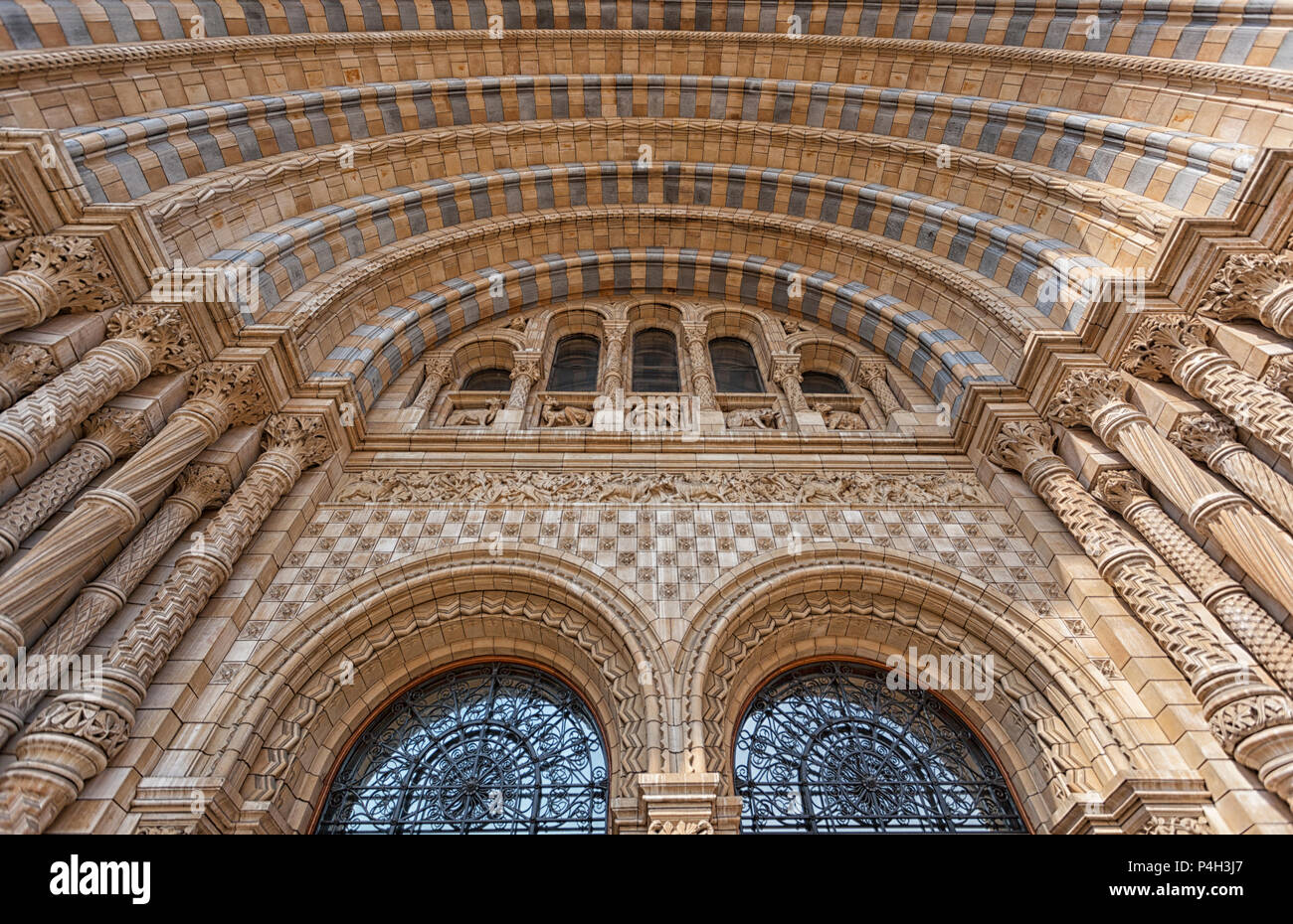 Entrée au célèbre musée d'histoire naturelle de Londres Banque D'Images