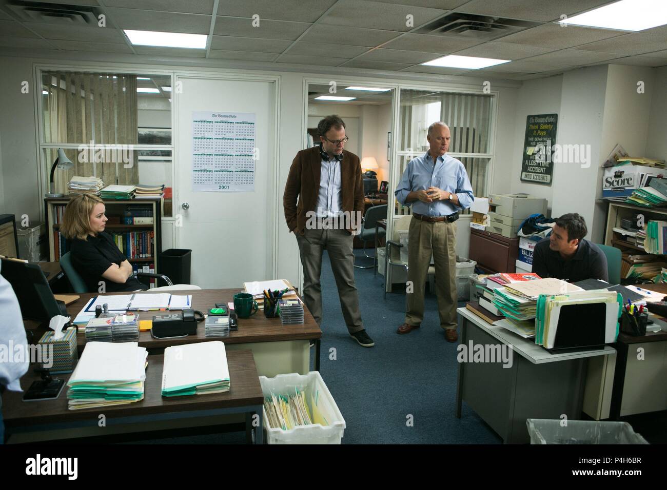 Titre original : Spotlight. Titre en anglais : Spotlight. Directeur de film : TOM MCCARTHY. Année : 2015. Stars : Michael Keaton, TOM MCCARTHY. Credit : ANONIMOUS CONTENT/FIRST LOOK MEDIA/PARTICIPANT MEDIA/ROCKLIN / HAYES, Kerry / Album Banque D'Images