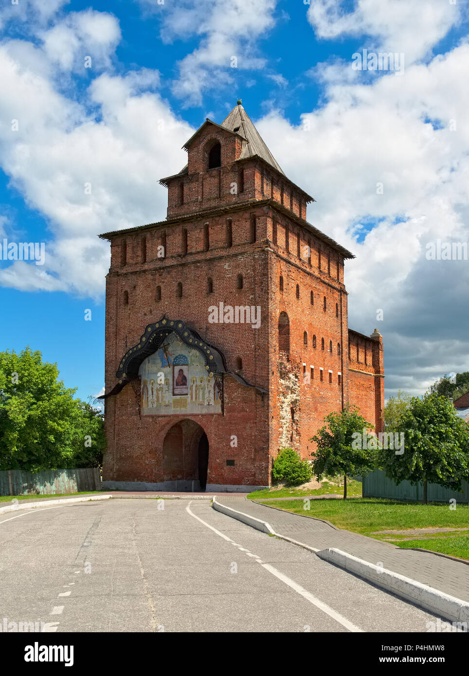 Kremlin Kolomna, vue de la porte principale, Pyatnitsky ou Tour Spassky, 1525-1531 Banque D'Images