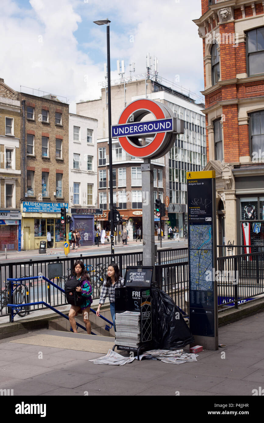 Entrée du métro de Londres sur Whitechapel High Street à Londres Banque D'Images