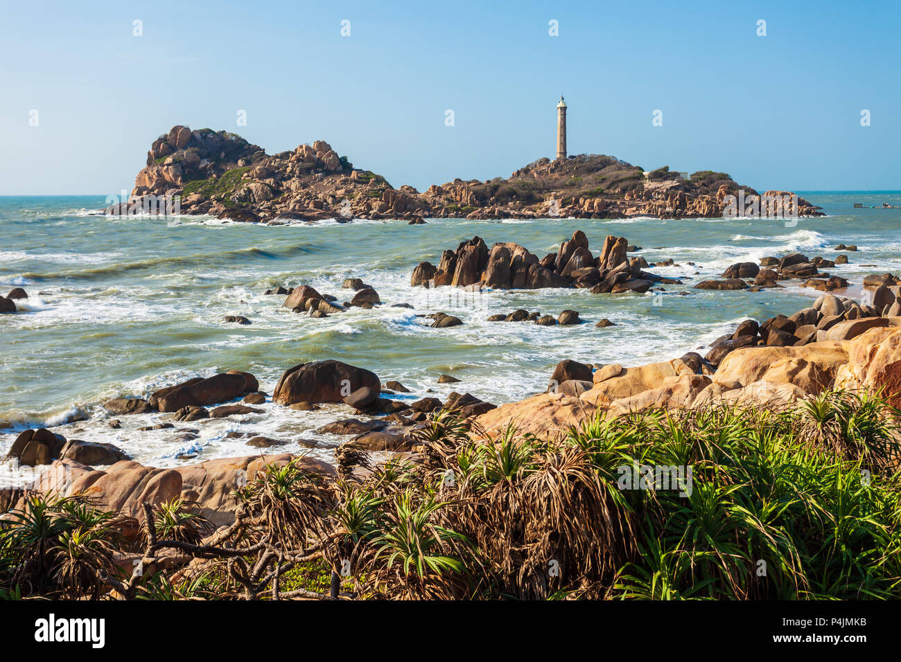 Phare de Ke Ga et la beauté des rochers près de Mui Ne Phan Thiet city ou au Vietnam Banque D'Images