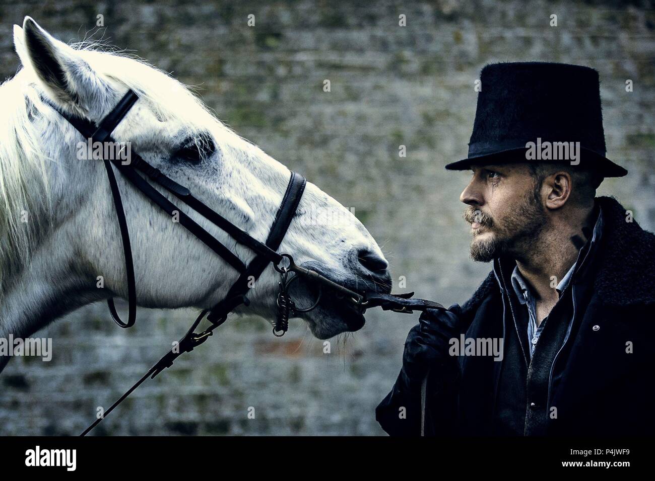 Description : Saison 1. Titre original : Tabou. Titre en anglais : Tabou. Film Réalisateur : TOM HARDY ; Steven Knight ; PLAQUETTES HARDY. Année : 2017. Stars : TOM HARDY. Credit : HARDY, SON & BAKER/SCOTT FREE PRODUCTIONS / Album Banque D'Images