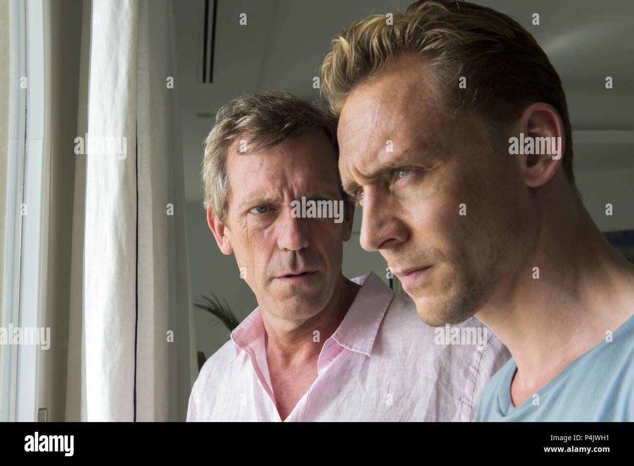 Titre original : LE RESPONSABLE DU SERVICE DE NUIT. Titre en anglais : LE RESPONSABLE DU SERVICE DE NUIT. Film Réalisateur : Susanne Bier. Année : 2016. Stars : Hugh Laurie, TOM HIDDLESTON. Credit : British Broadcasting Corporation (BBC) / Album Banque D'Images