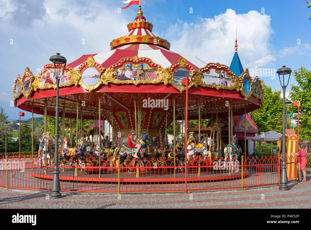Sotchi, Russia-June 19, 2018 carrousel dans l'Amusement Park Banque D'Images