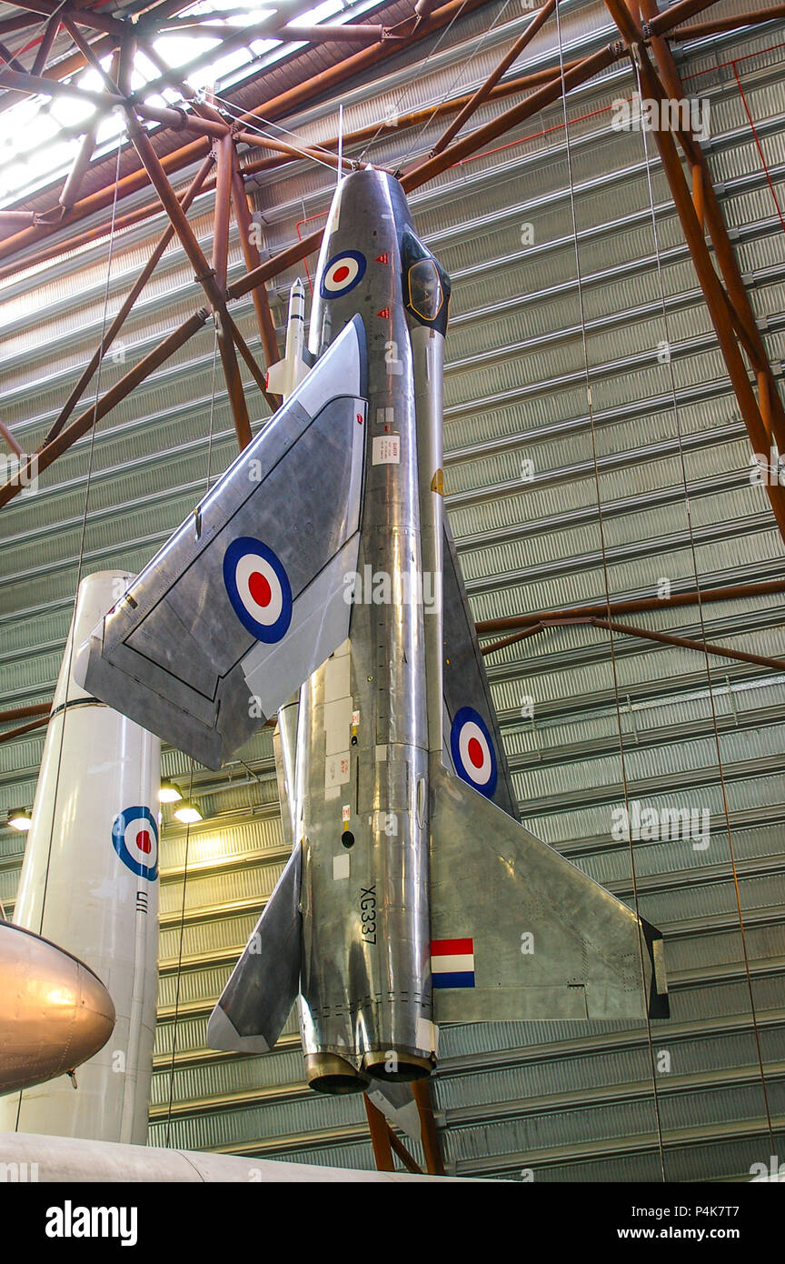 English Electric Lightning fighter jet plane sur l'affichage à l'exposition nationale sur la guerre froide, Musée de la RAF à Cosford. La foudre de la Royal Air Force sur l'affichage Banque D'Images