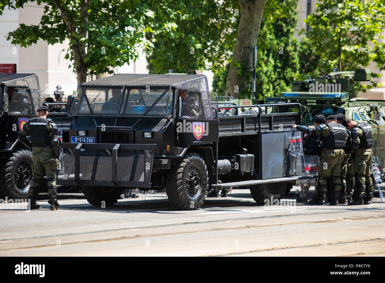 Belgrade, Serbie - le 27 mai 2018 : Gendarmery les forces de police spéciales avec des véhicules armés au cours de la Journée de la police Banque D'Images