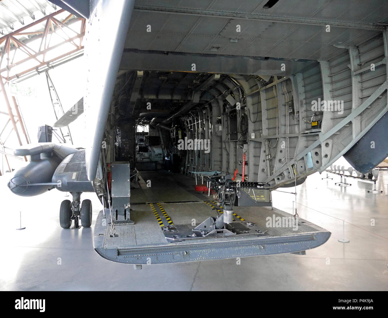 Sep- 30 2016 à Cosford RAF, Royal Air Force Museum, Royaume-Uni. Sikorsky HH-53C 'Stallion' converti en hélicoptère MH-53J OUVRIR System.plateau élévateur Banque D'Images