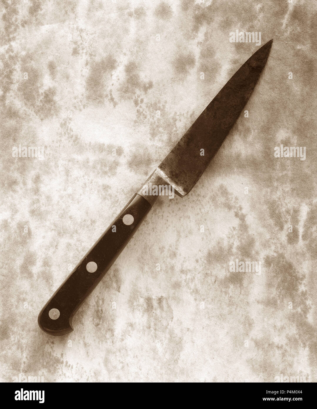 Ancien couteau de cuisine sur vieux papier Photo Stock - Alamy