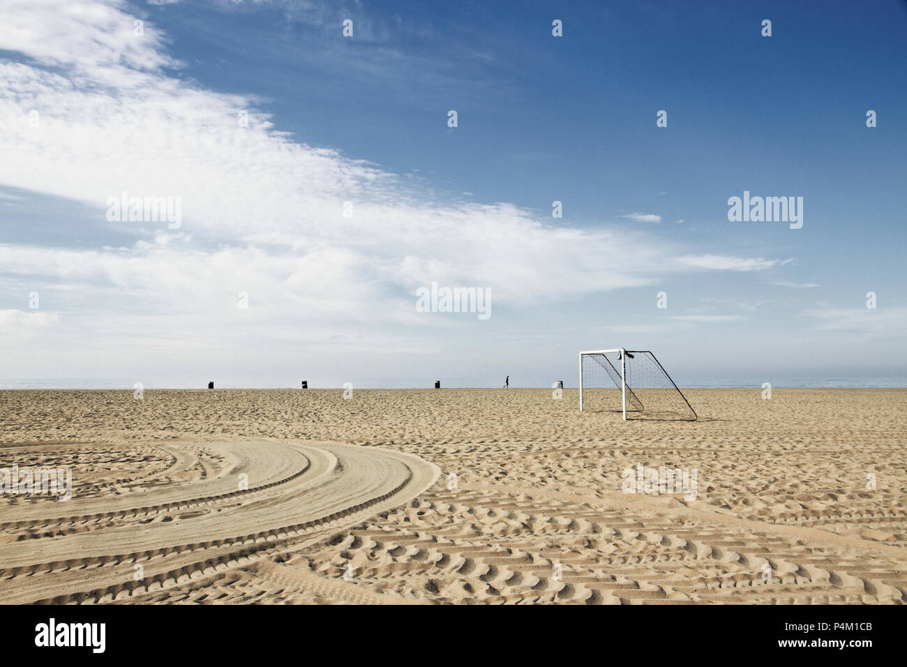 La plage de Santa Monica, Los Angeles, Californie avec des buts de soccer Banque D'Images