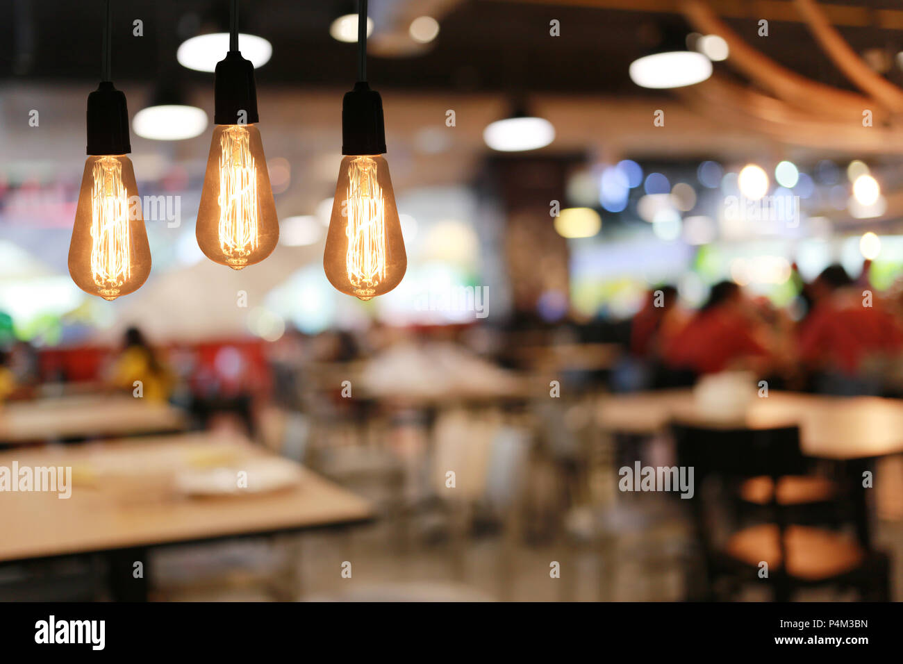 Lampes Vintage dans un restaurant,concept de l'intérieur avec des lumières. Banque D'Images