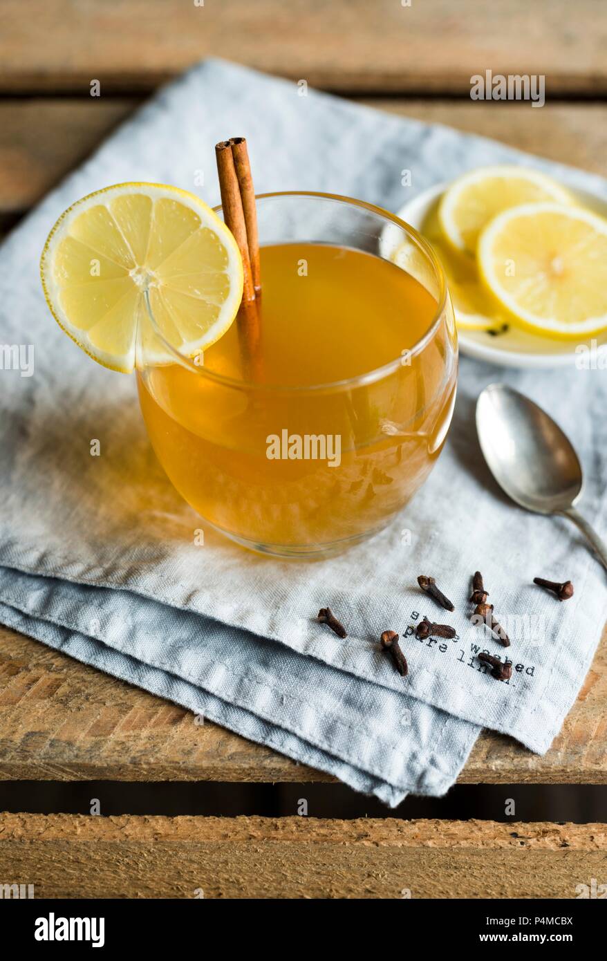 Hot Toddy (hiver boisson chaude avec du whisky, l'Ecosse) Banque D'Images