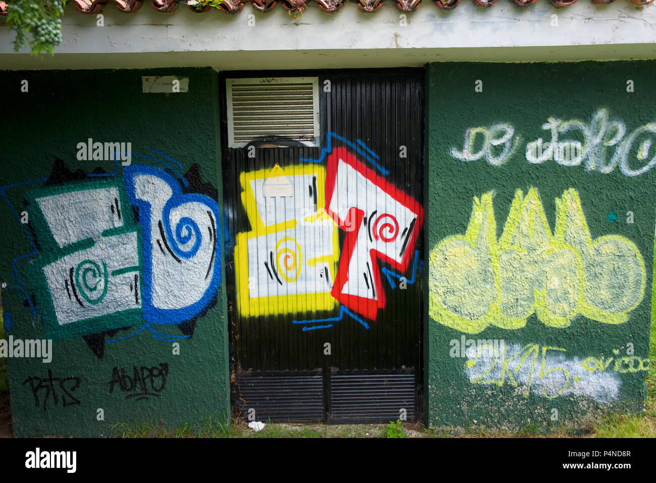 Des graffitis sur un immeuble, Espagne Banque D'Images
