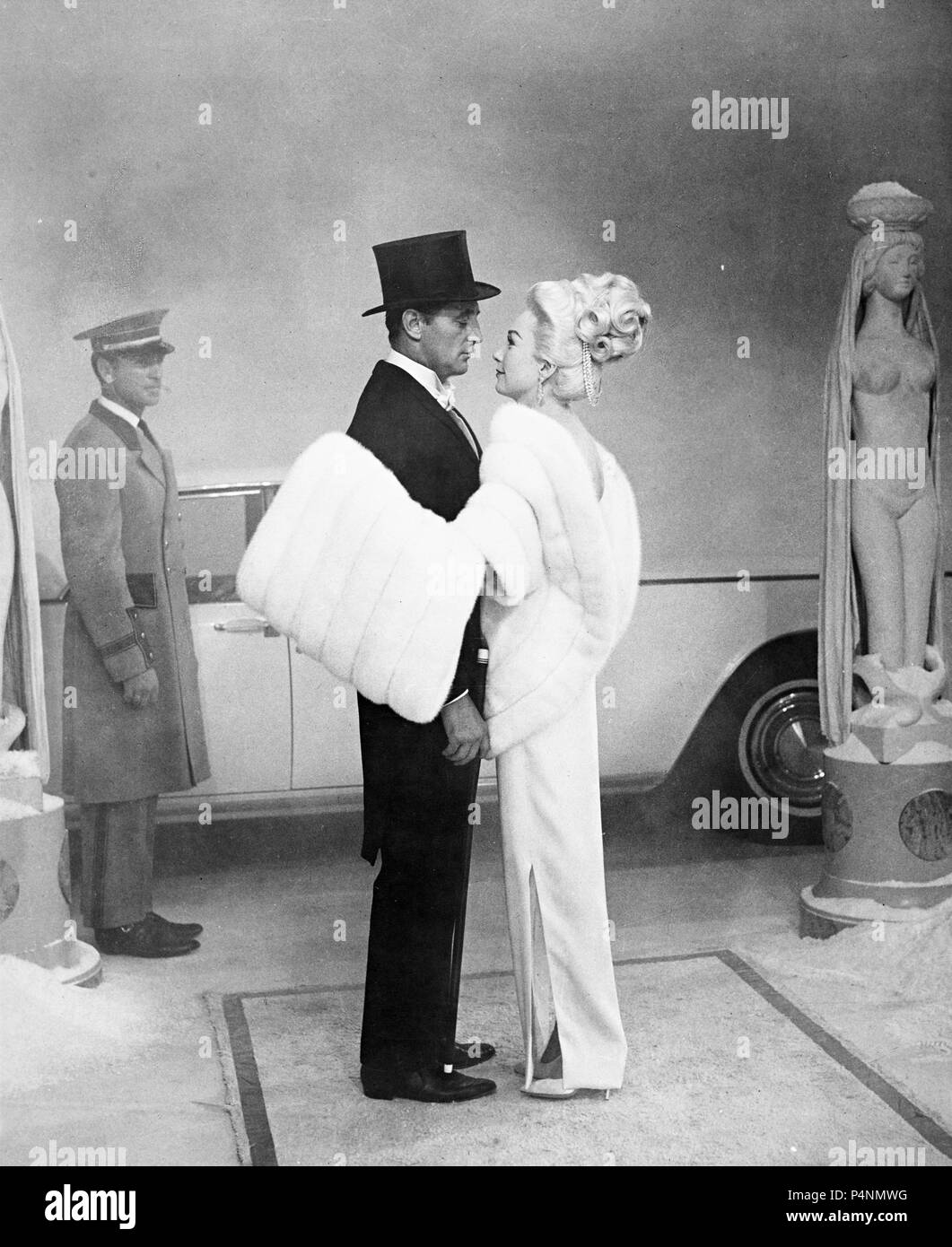 Titre original : QU'UNE MANIÈRE D'ALLER. Titre en anglais : QU'UNE MANIÈRE D'ALLER. Directeur de film : J. LEE THOMPSON. Année : 1964. Stars : Robert Mitchum, Shirley Maclaine. Crédit : 20TH CENTURY FOX / Album Banque D'Images