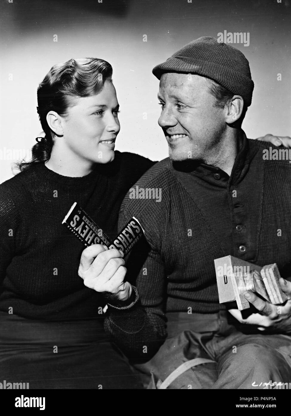 Titre original : Bataille. Titre en anglais : Bataille. Film Réalisateur : William A. WELLMAN. Année : 1949. Stars : VAN JOHNSON ; DENISE DARCEL. Credit : M.G.M / Album Banque D'Images