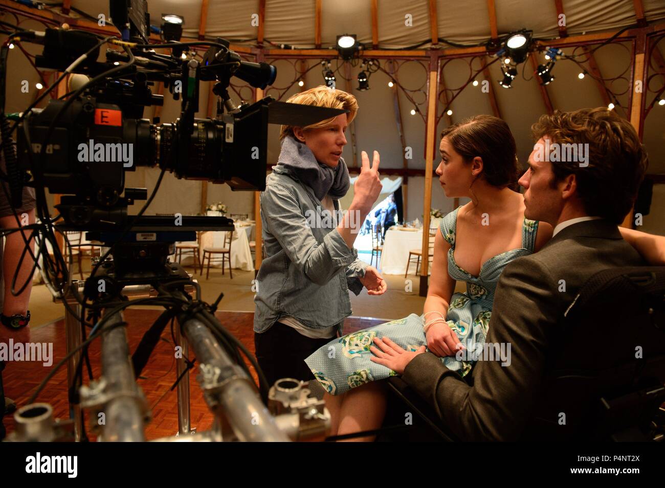 Titre original : moi devant vous. Titre en anglais : moi devant vous. Directeur de film : THEA SHARROCK. Année : 2016. Stars : SAM CLAFLIN ; EMILIA CLARKE ; THEA SHARROCK. Credit : MGM/New Line Cinema / Album Banque D'Images