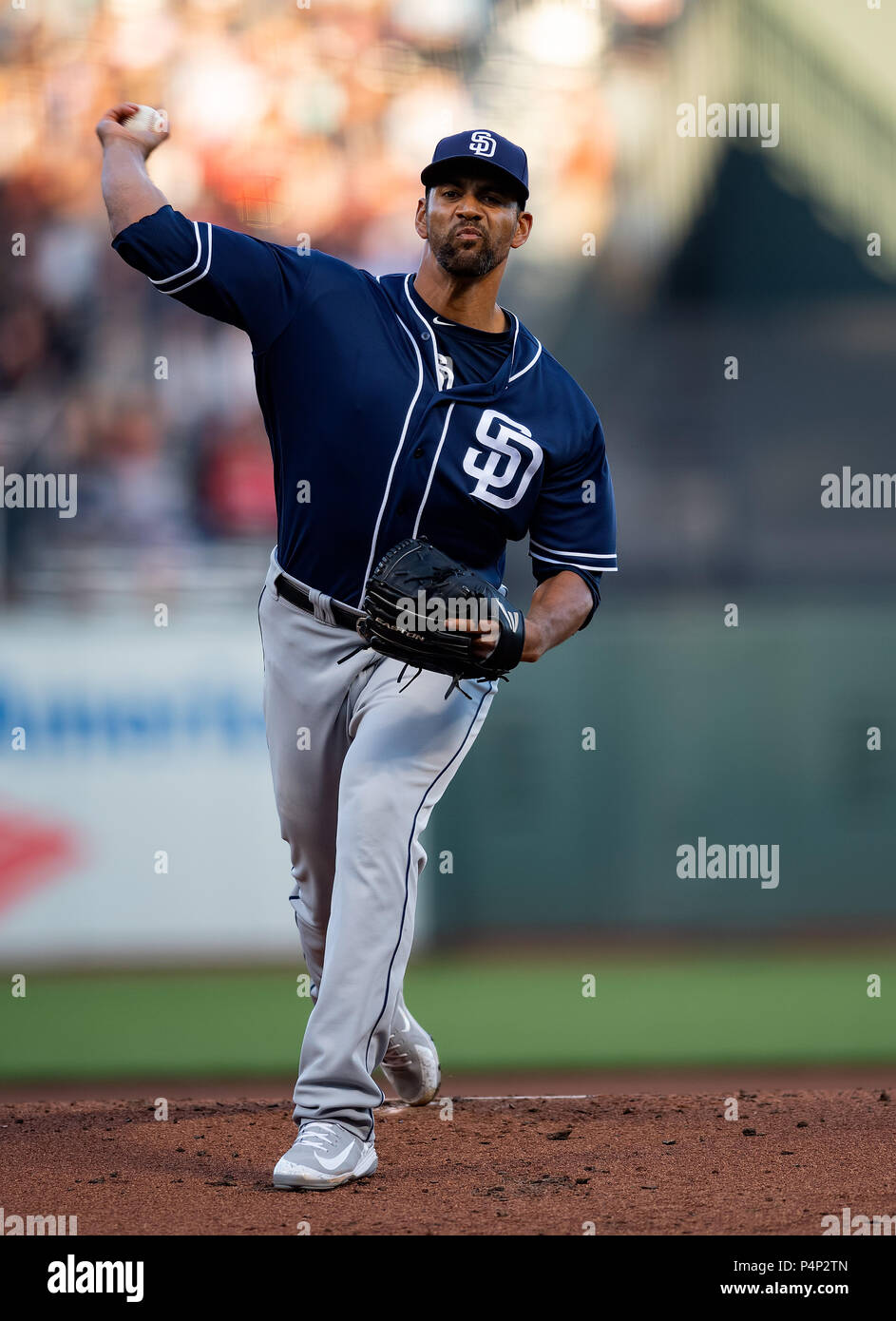 San Francisco, Californie, USA. 21 Juin, 2018. San Diego Padres le lanceur partant Tyson Ross (38) dans la première manche, lors d'un match entre la MLB Padres de San Diego et les Giants de San Francisco à AT&T Park à San Francisco, Californie. Valerie Shoaps/CSM/Alamy Live News Banque D'Images