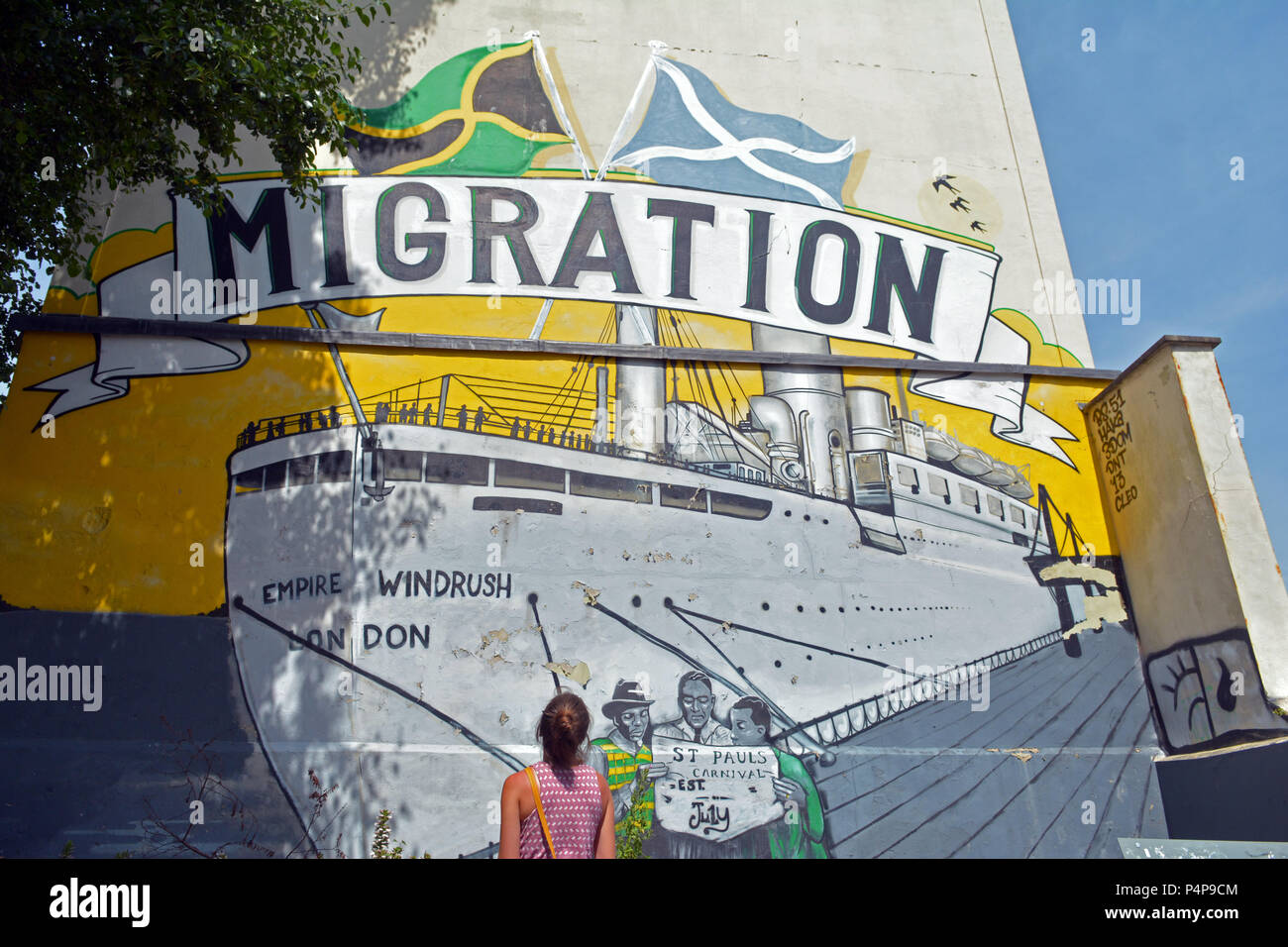 Bristol, Royaume-Uni. 23 juin 2018. Peinture murale de l'Empire Windrush vu sur le côté d'un immeuble Campbell Street, St Paul's. Son un espace qui célèbre la contribution remarquable d'Afrique et des Caraïbes les hommes et femmes de ce pays. Robert Timoney/Alamy/Live/News Banque D'Images