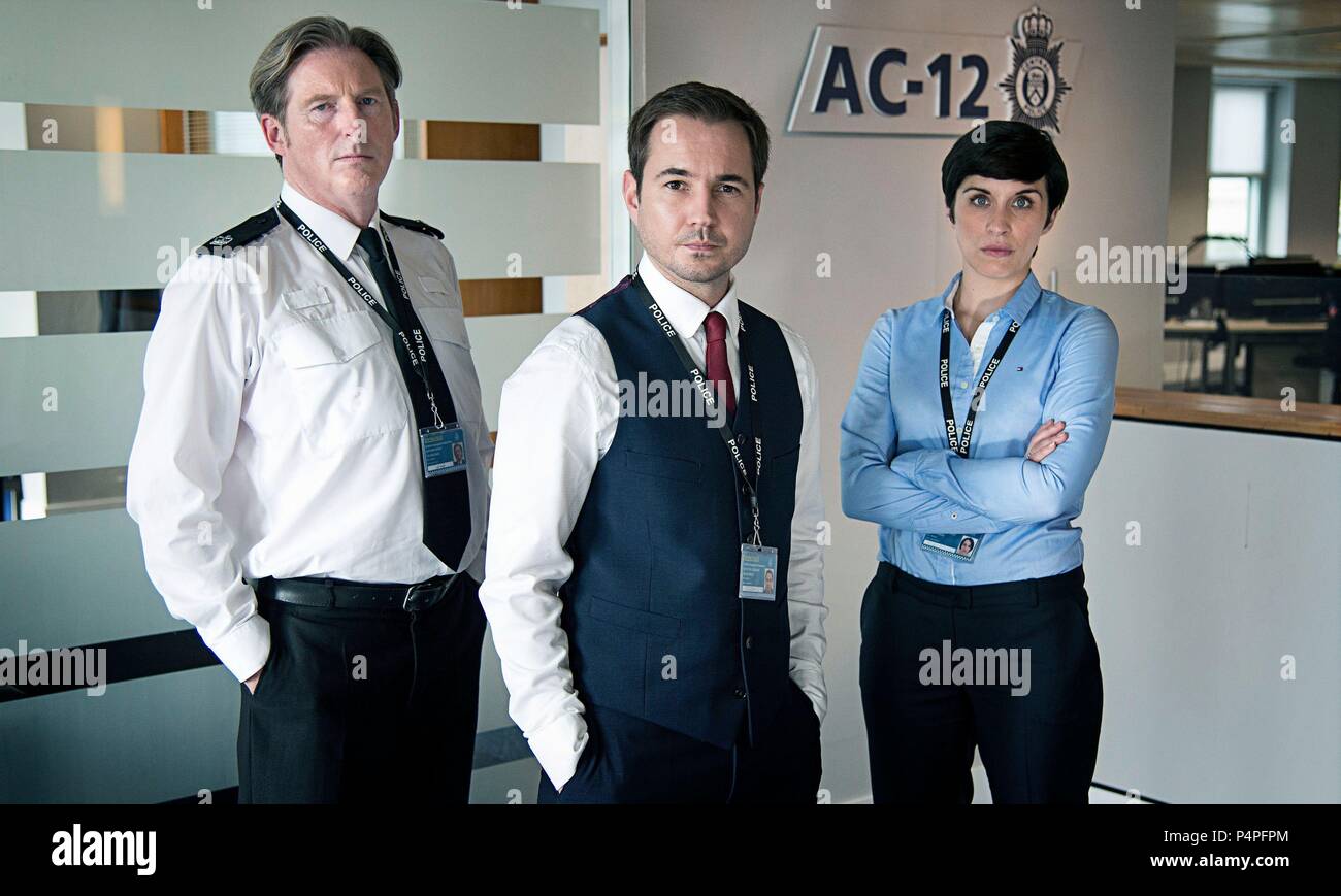 Titre original : EXERCICE DE LEURS FONCTIONS. Titre en anglais : EXERCICE DE LEURS FONCTIONS. Directeur de film : JED MERCURIO. Année : 2012. Stars : ADRIAN DUNBAR ; MARTIN COMPSTON ; VICKY MCCLURE. Credit : BBC DRAMA PRODUCTIONS / Album Banque D'Images