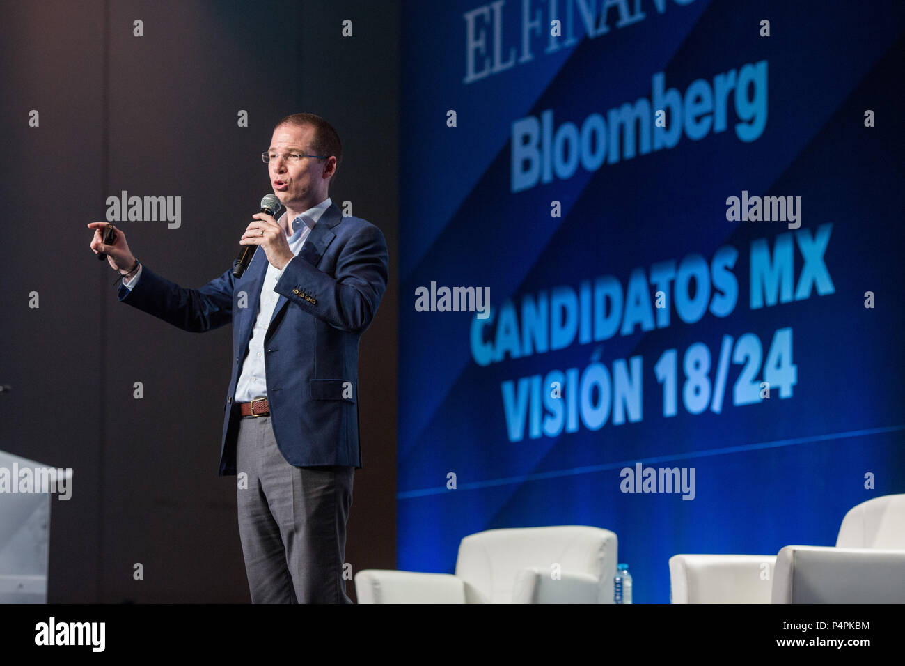 Ricardo Anaya, candidat à la présidence du Mexique pour le parti d'Action Nationale (PAN), prend la parole à un événement nommé ÔCandidates Vision 18/24MX forum Õ organisé par l'Financiero et Bloomberg, le jeudi 24 mai 2018, dans la ville de Mexico, Mexique. Banque D'Images