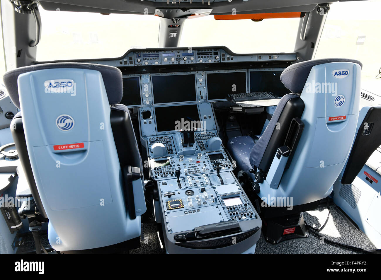 Lufthansa, nouvelles couleurs, Airbus, A350, A350-900, 900, Cockpit, bord, Commutateur, Moniteur, écran, Banque D'Images