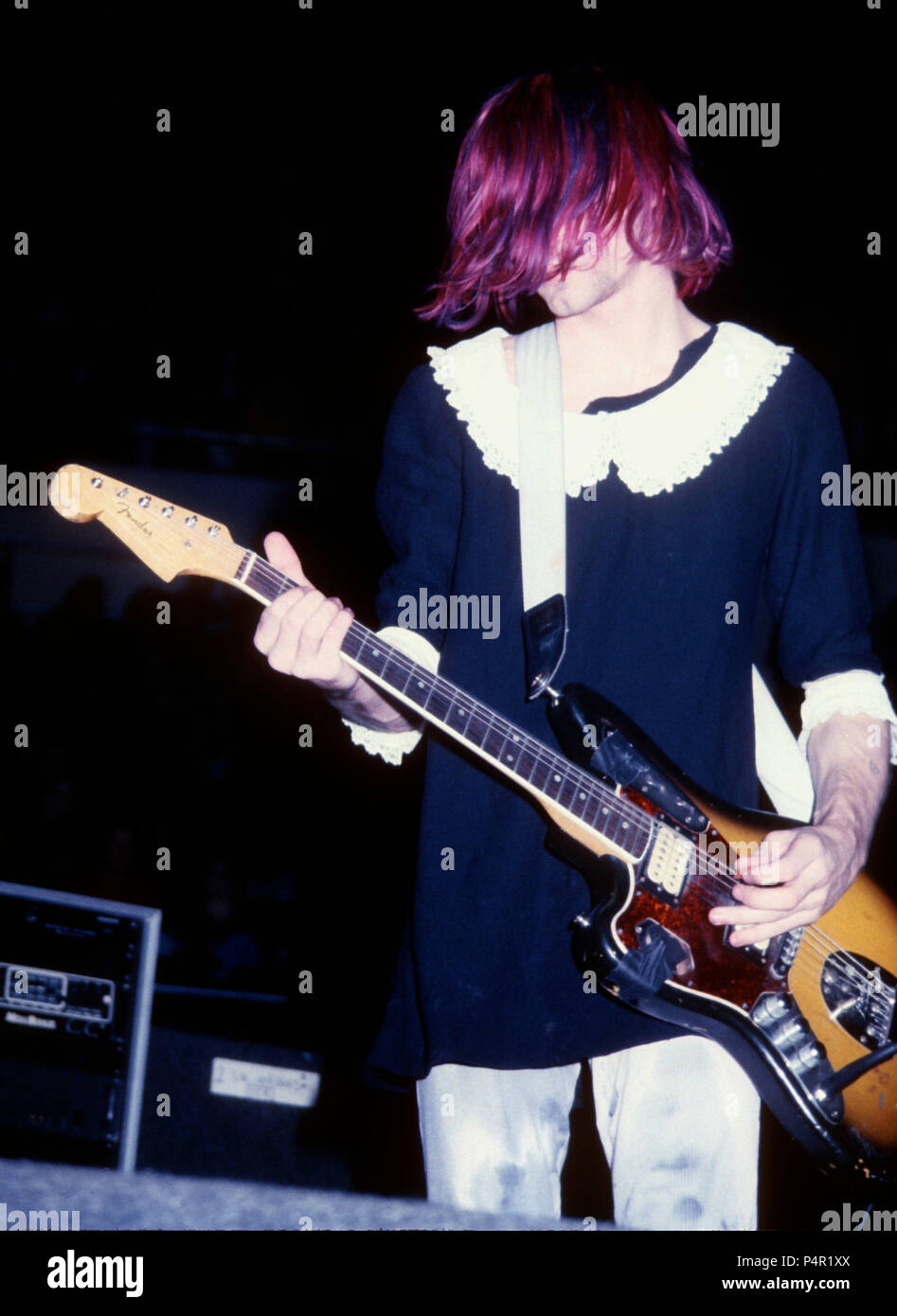 Los Angeles Ca Decembre 27 Kurt Cobain Chanteur De Nirvana Se Produit En Concert Le 27 Decembre 1991 Au Forum De Los Angeles Californie Photo De Barry King Alamy Stock Photo Photo Stock Alamy