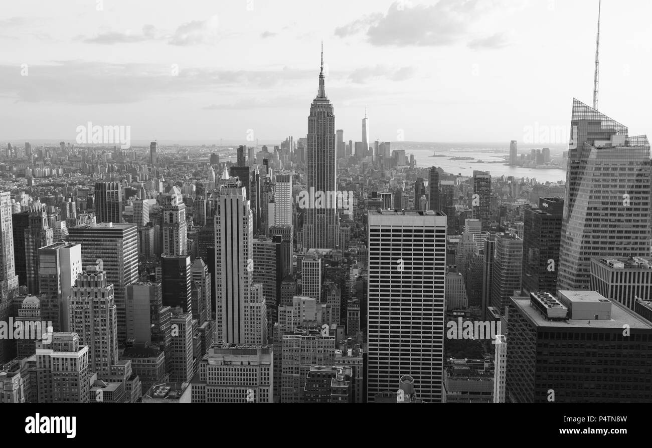 Toits de new york au coucher du soleil. Banque D'Images