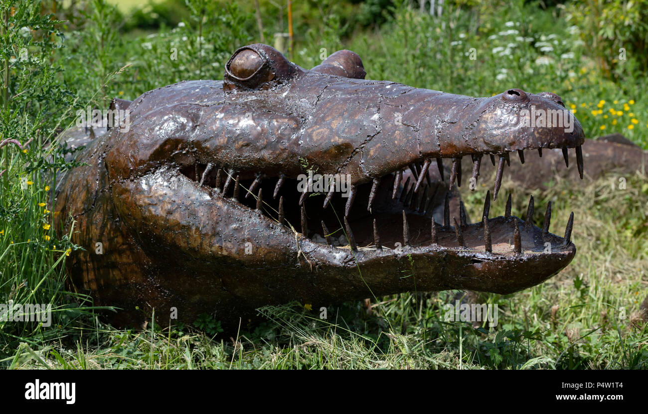 Crocodile, sculpture exposée au British Iron Work Center, attraction touristique Banque D'Images