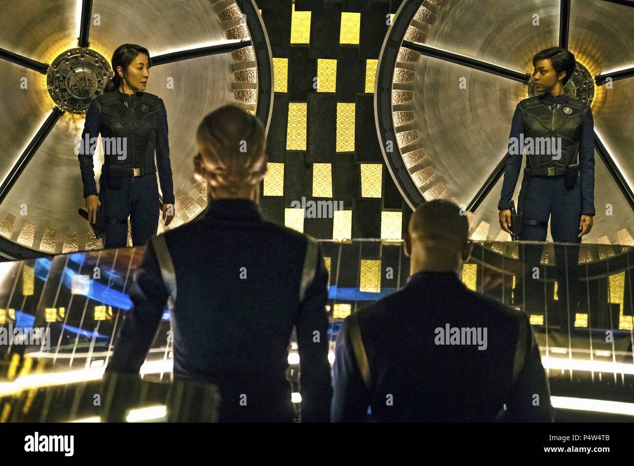Description : Saison 1. Titre original : STAR TREK : LA DÉCOUVERTE. Titre en anglais : STAR TREK : LA DÉCOUVERTE. Film Réalisateur : ALEX KURTZMAN ; Bryan Fuller. Année : 2017. Stars : Michelle Yeoh, SONEQUA MARTIN-vert. Credit : CBS Television Studios, Living Dead Guy Productions, Rodden / Album Banque D'Images