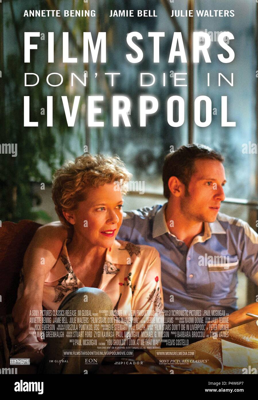 Film Original Title : FILM ÉTOILES ne meurent pas à Liverpool. Titre en anglais : FILM ÉTOILES ne meurent pas à Liverpool. Film Réalisateur : PAUL MCGUIGAN. Année : 2017. Credit : EON Productions/SYNCHRONISTIC PICTURES / Album Banque D'Images