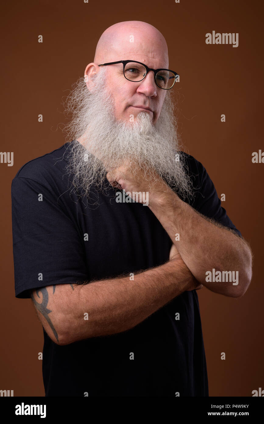 Homme chauve et barbe et Banque de photographies et d’images à haute résolution Alamy