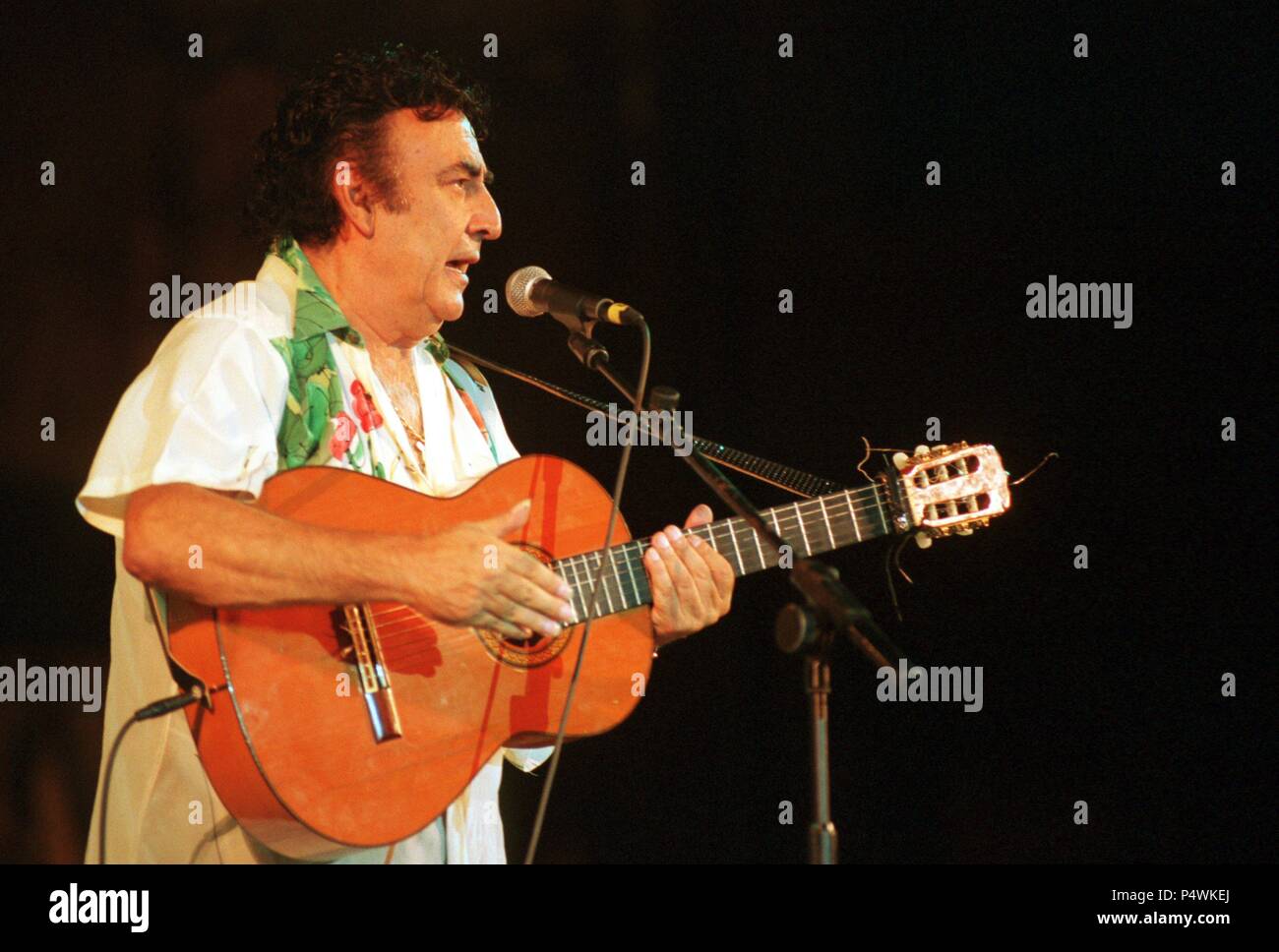 Le chanteur espagnol, guitariste et compositeur de rumba catalane, Peret, en 1963. Banque D'Images