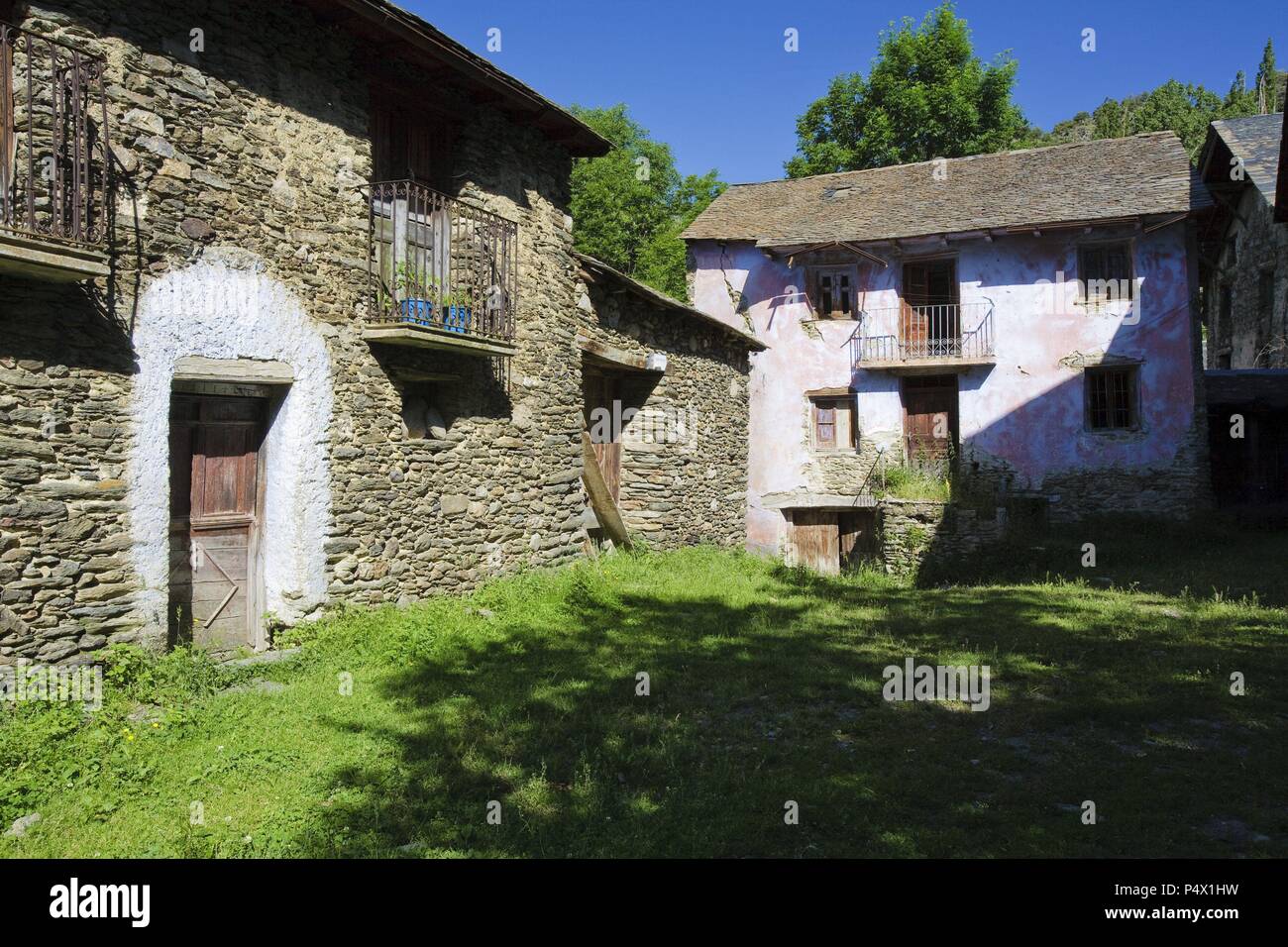 Dorve Bebe Vallee La Chaine Des Pyrenees Pallars Sobira Barcelone L Espagne Photo Stock Alamy Dorve Bebe Vallee La Chaine Des Pyrenees Pallars Sobira Barcelone L Espagne Photo Stock Alamy
