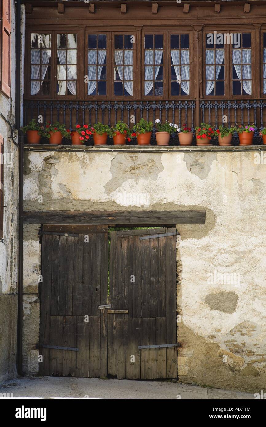 Maison A Alos D Isil Bebe Vallee Alt Pirineu Parc Naturel La Chaine Des Pyrenees Pallars Sobira Barcelone L Espagne Photo Stock Alamy