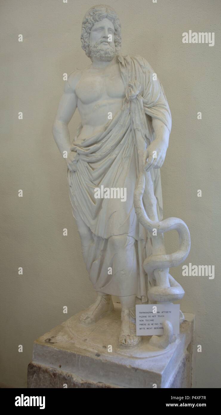 L'art grec Statue d'Esculape Dieu de la médecine. Musée d'Epidaure. Région du Péloponnèse. La Grèce. Banque D'Images