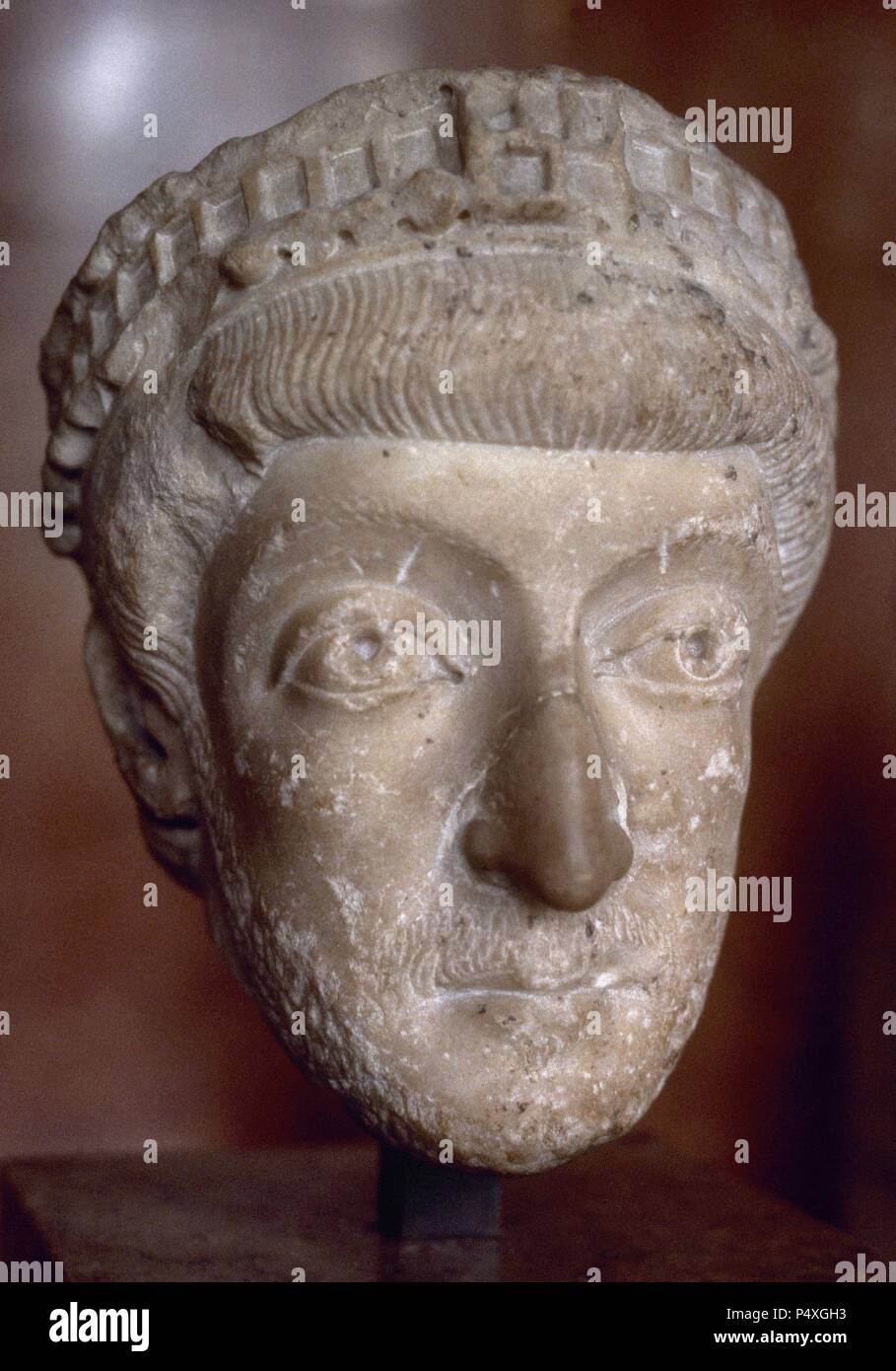 Théodose II (401-450). L'Est de l'empereur romain de 408 à 450. Buste. En, ca. 440 d.C. Musée du Louvre, Paris, France. Banque D'Images