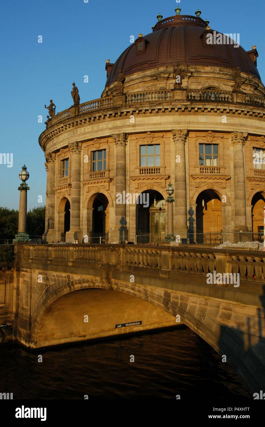 L'Allemagne. Berlin. Musée de Bode (1904). Conçu par l'architecte allemand Ernst von Ihne (1848-1917). Il appartient au groupe des bâtiments de l'île aux musées. De l'extérieur. Banque D'Images