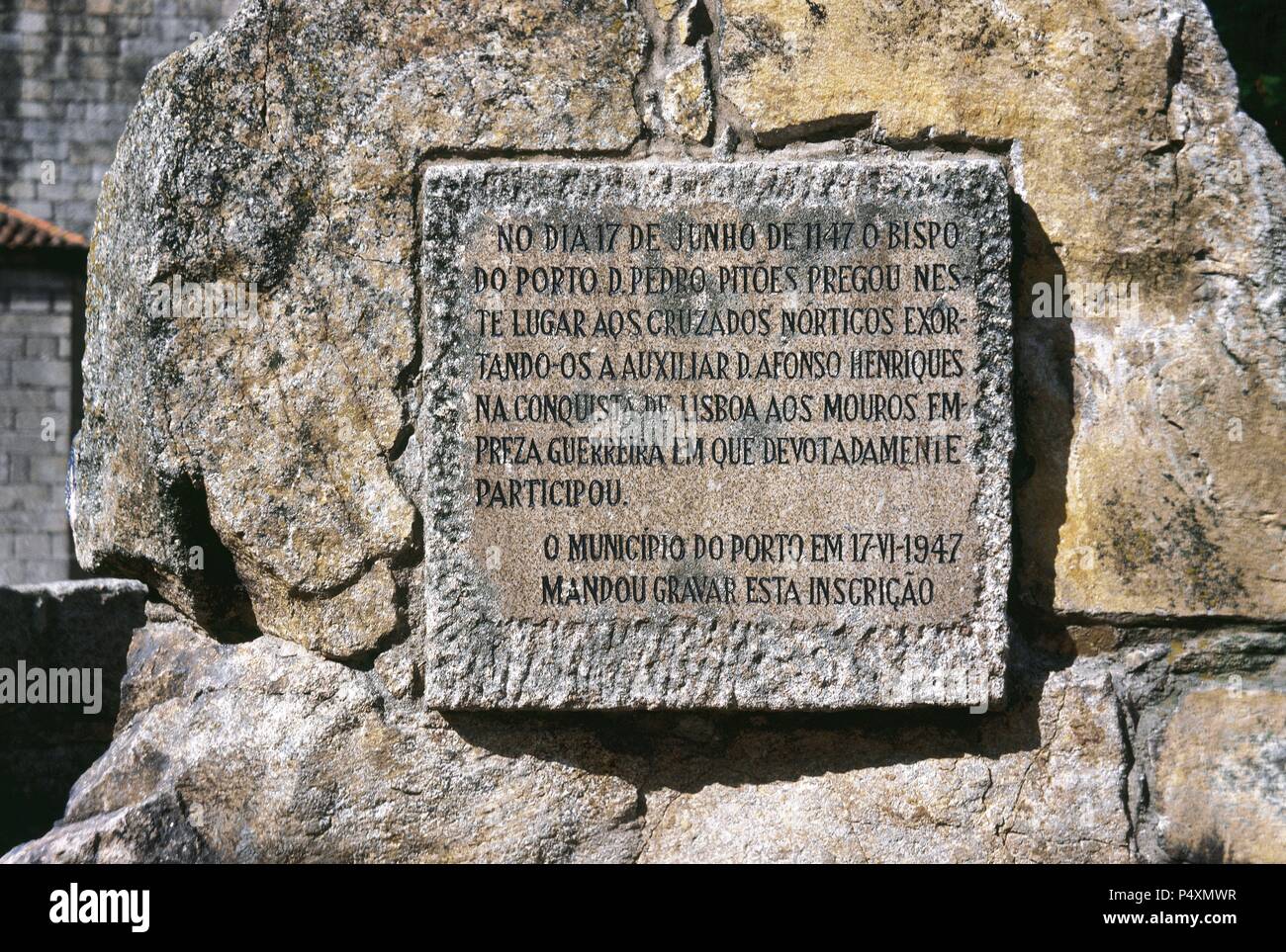 La journée du 17 juin, 1147, l'Évêque de Porto a appelé l'armée de la deuxième croisade, pour aider le roi Alfonso I à libérer les Arabes à partir de Lisbonne. Plaque commémorative dans le SEO. Square. Porto. Le Portugal. Banque D'Images