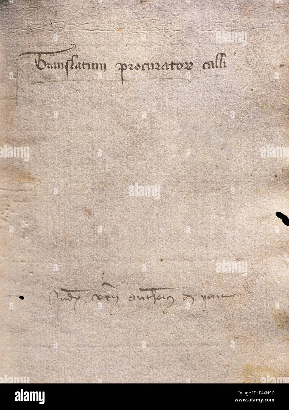 Translatum Procuratoris Calli Judeorum Barchinone. 1409. Couverture du titre d'un document sur une dette. Archives du diocèse. Barcelone. La Catalogne. L'Espagne. Banque D'Images