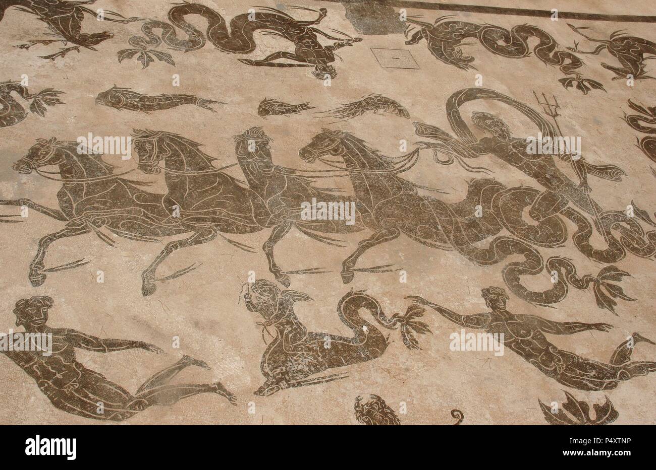 Mosaïque romaine. Neptune circonscription un char. Thermes de Neptune. Ostia Antica. L'Italie. Banque D'Images