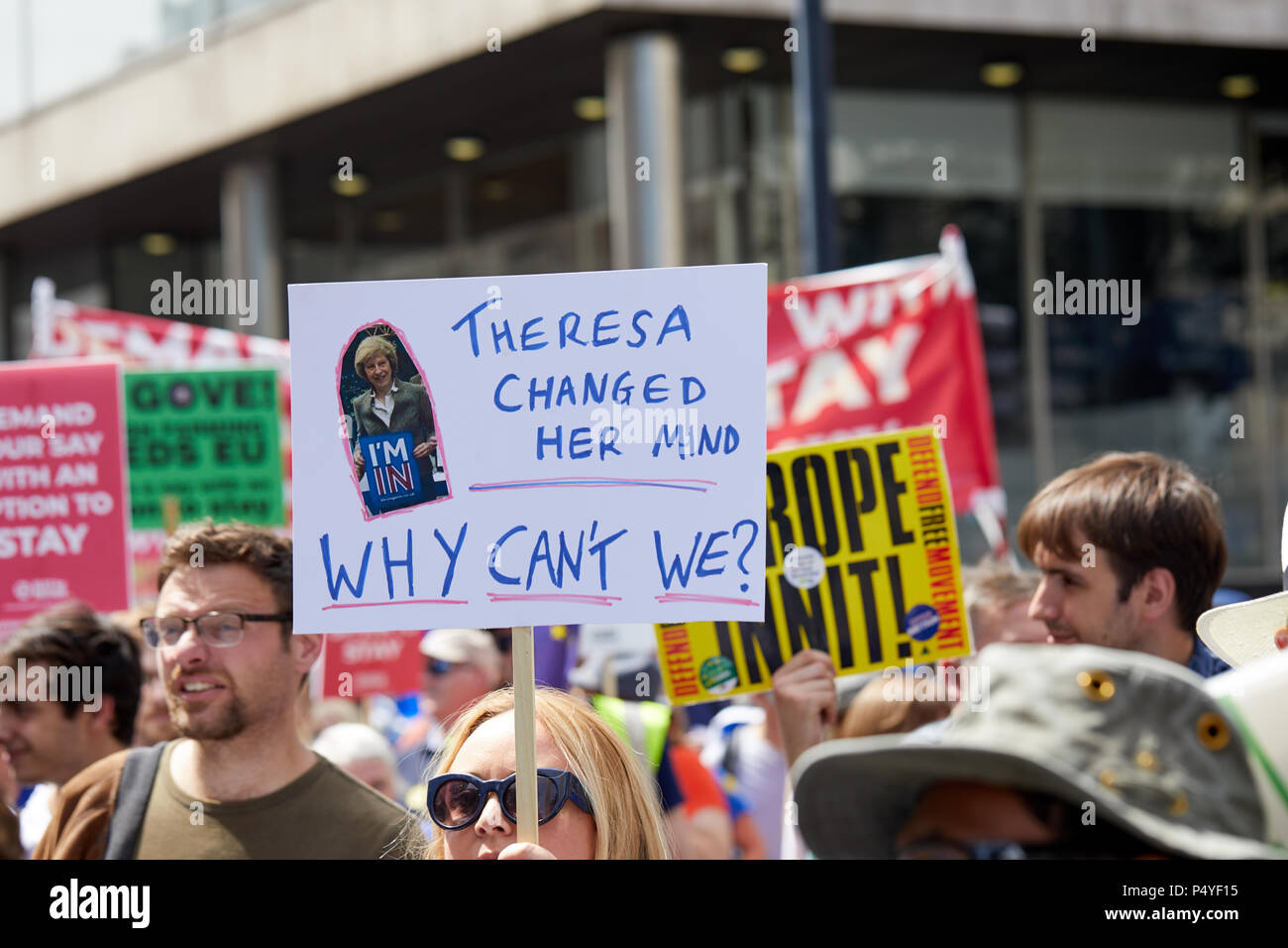 Londres, Royaume-Uni. 23 Juin 2018 : une bannière disant Theresa a changé d'avis Pourquoi ne nous étant tenue en altitude au vote du peuple de mars. Crédit : Kevin Frost/Alamy Live News Banque D'Images